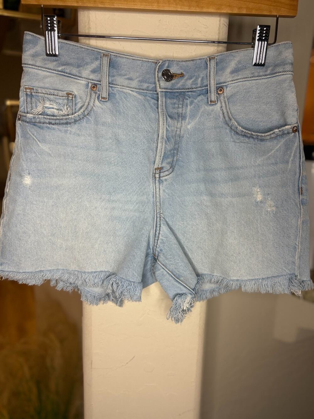 Express Women's Cut-off Shorts 4" Inseam Size 2 Mid Rise